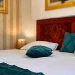 Hotel Exclusive