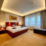 Hotel Exclusive 4*