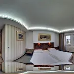 Exclusive Hotel